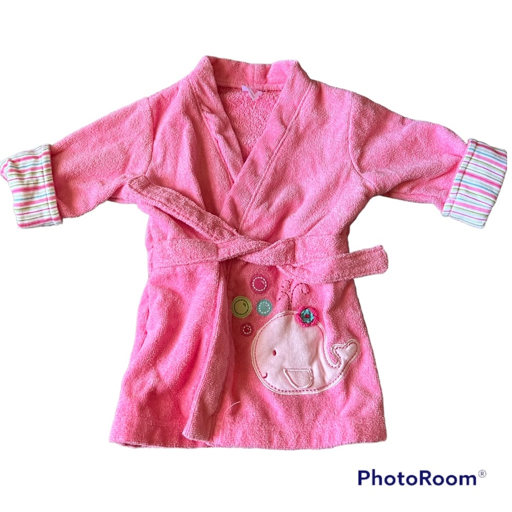◽️CARTER’S: Girl 0-9 months adorable pink bathrobe w/tie, barely worn◽️